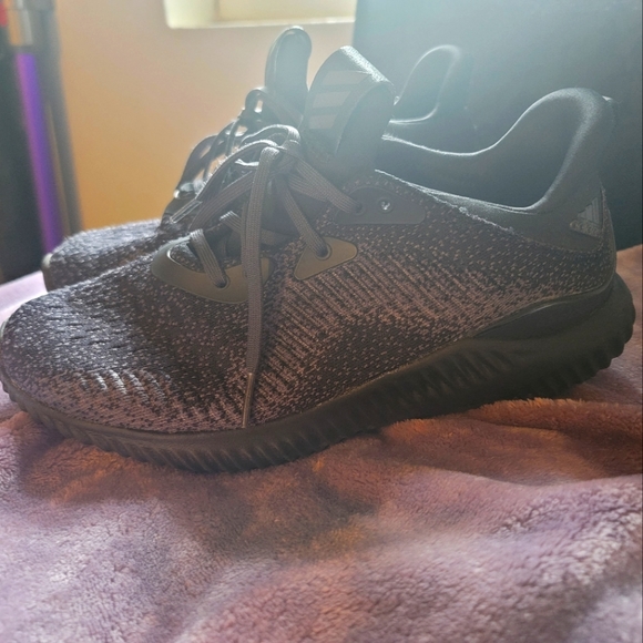 Adidas Alpha Bounce - Picture 1 of 5